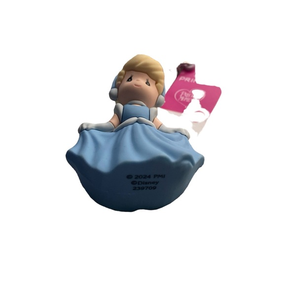 New! Any 2/$18! Disney Cinderella Backpack Clip Or Keychain - Picture 3 of 5